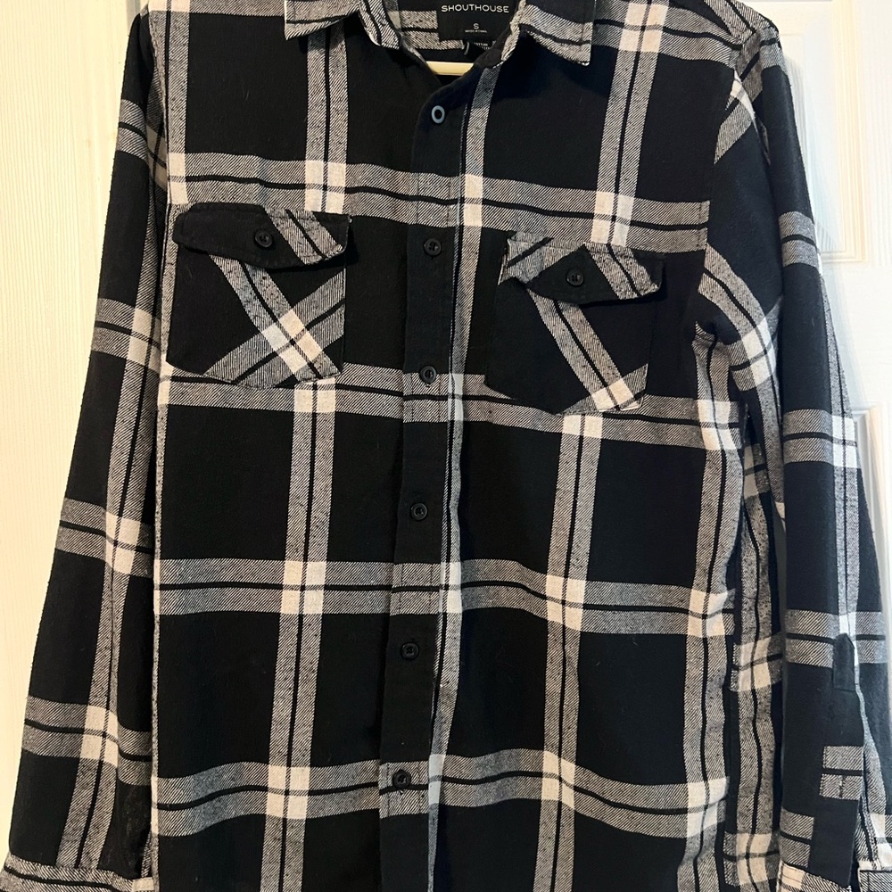 Men's Black and Gray Plaid Casual Button Down Shirt